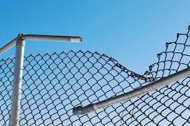 Fence built and repaired handyman services Ft Lauderdale.